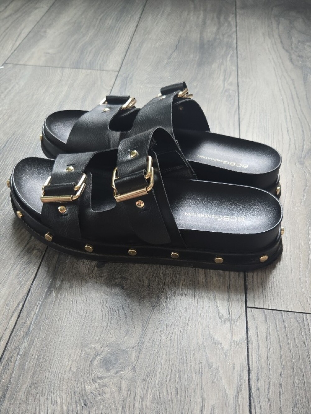 BCBGeneration Bamba Platform Sandal Black And Gold - Picture 5 of 9